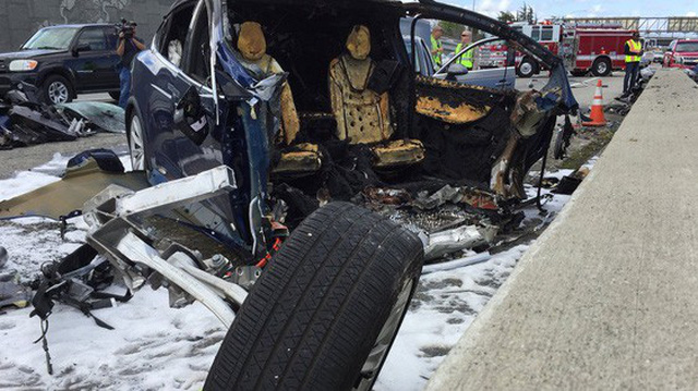 Hiện trường vụ tại nạn thảm khốc của chiếc Model S làm 2 thiếu niên tử vong