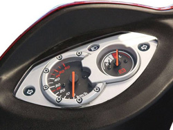 Mặt đồng hồ Xe máy điện 3 bánh E-Wheels EW-38 với thiết kế dễ hiểu, dễ sử dụng