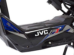 Để chân xe máy điện JVC eco Xmen F1 phiên bản độ với khoảng cách phù hợp