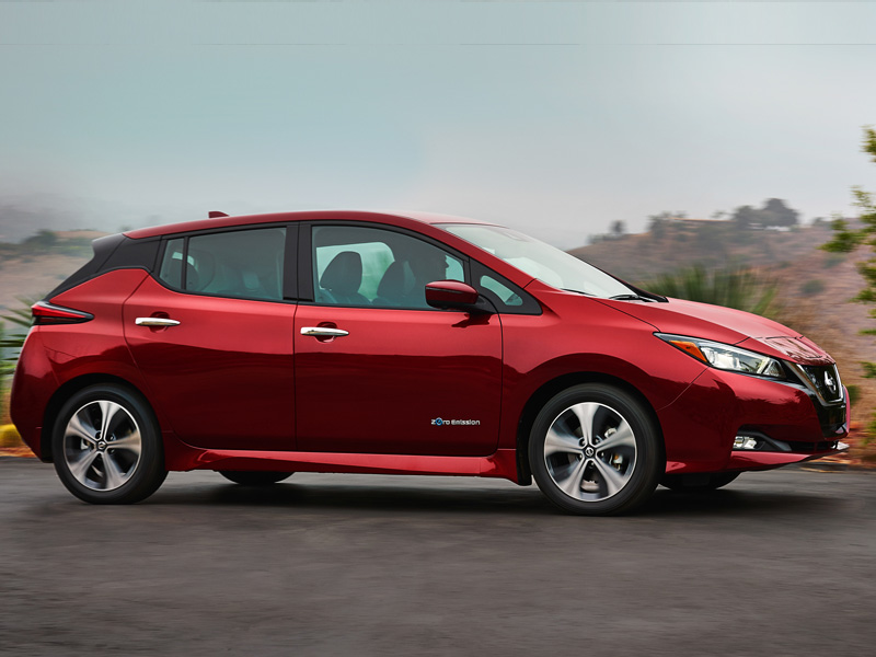 Nissan Leaf có thiết kế sang trọng, hiện đại như “siêu xe”