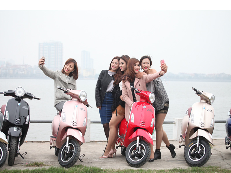 Ắc quy xe máy điện hãng Vespa