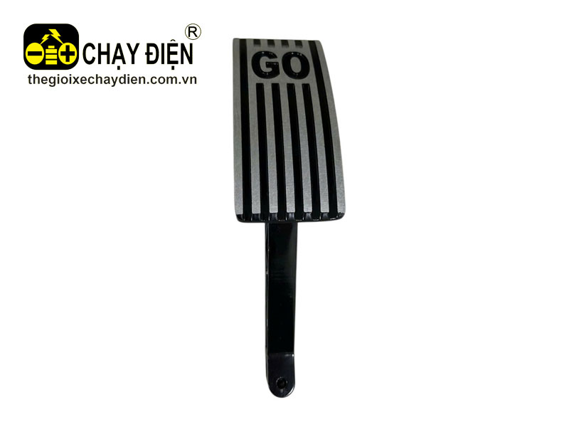 Bạn đạp chân ga chữ Go ô tô điện