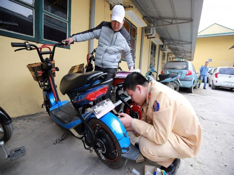 Bảng giá lăn bánh xe máy điện trên toàn quốc