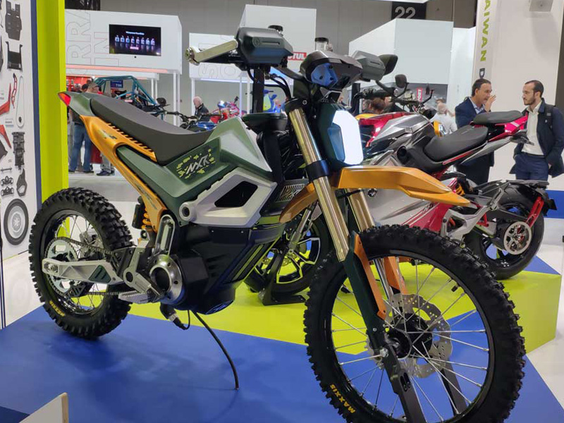 Cận cảnh chiếc xe đạp điện ấn tượng chạy 120 km/h của Ottobike