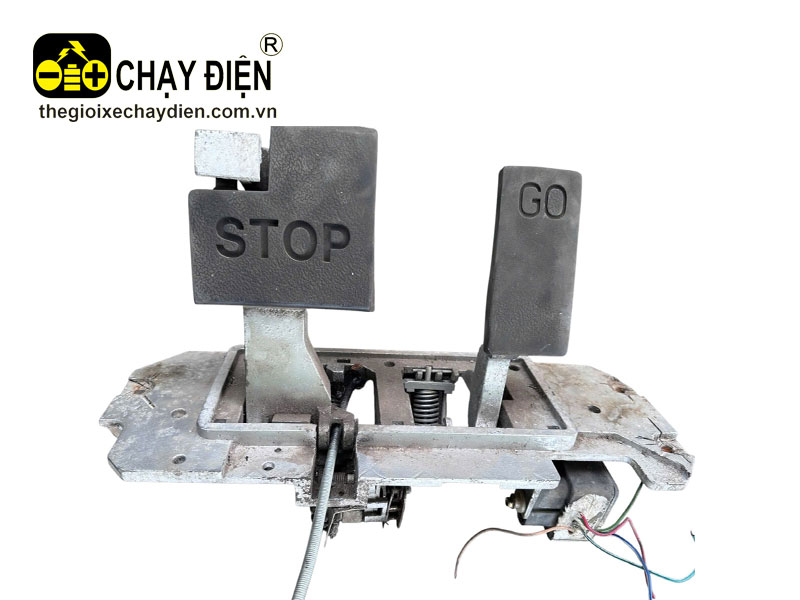 Cụm chân ga, chân thắng xe điện Tùng Lâm