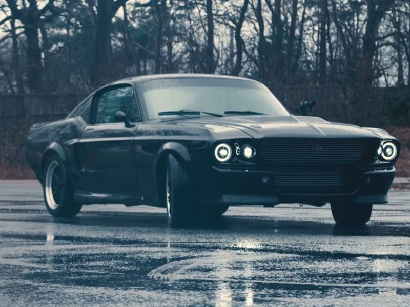 Ford Mustang chạy hoàn toàn bằng điện với nội thất lấy cảm hứng từ Tesla