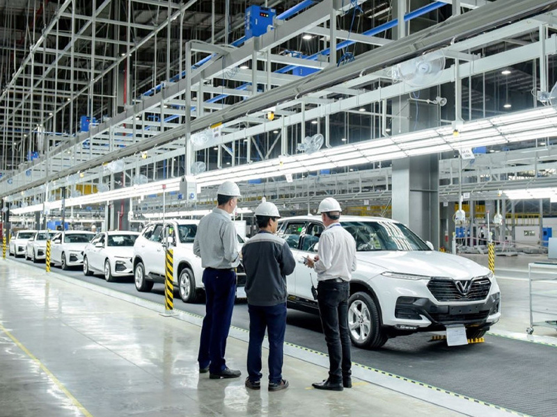 Foxconn đề xuất mua lại dây chuyền sản xuất xe điện của VinFast
