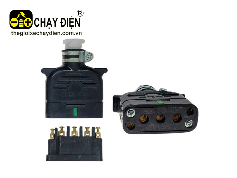 Giắc cắm sạc Nichiyu 30A/250V