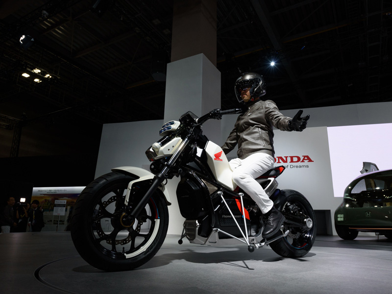 Riding Assist-e được Honda ra mắt lần đầu tiên năm 2016 tại triển lãm công nghệ CES