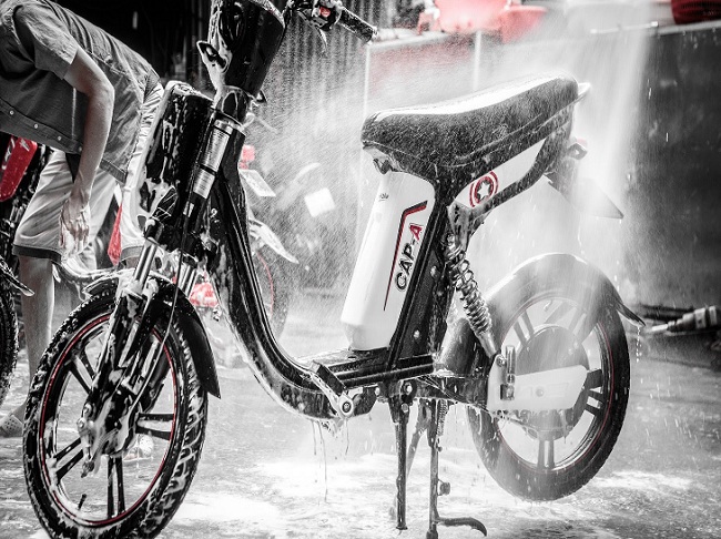 Hướng dẫn rửa xe đạp điện đúng cách