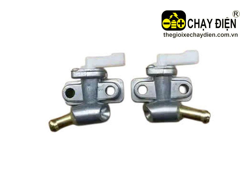 Kiểm tra bơm xăng xe 3 bánh chở hàng