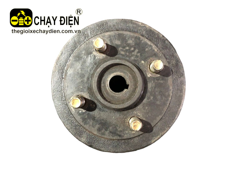 Moay ơ sau xe 3 gác điện chở hảng