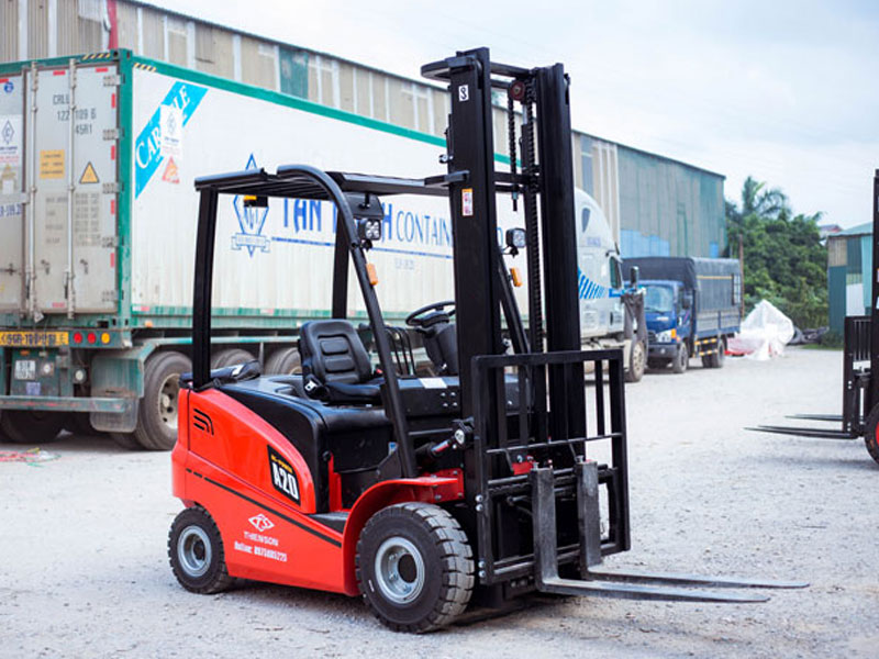 Những kinh nghiệm cần biết khi mua xe nâng điện