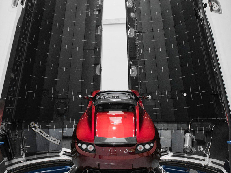 Những lần quảng cáo xe ô tô điện không tốn một xu của Tesla