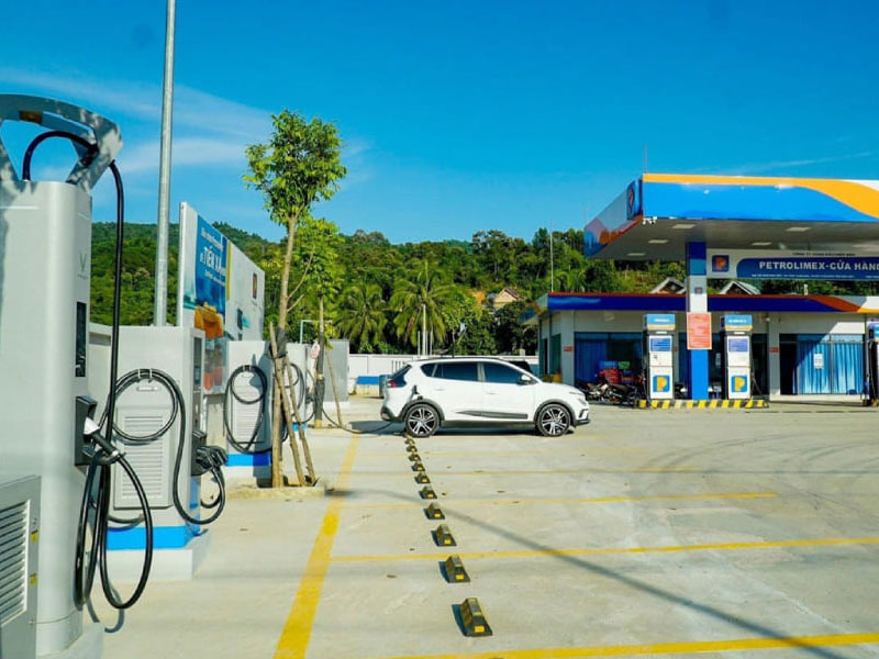 Những lợi ích của việc kinh doanh trạm sạc xe điện