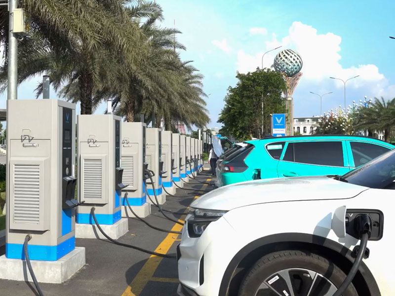 Những rủi ro và khó khăn của kinh doanh trạm sạc xe điện?