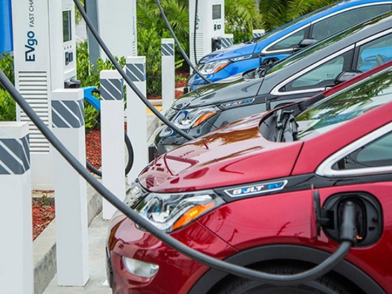 Phí sạc xe điện tăng lên cao gần bằng tiền mua xăng