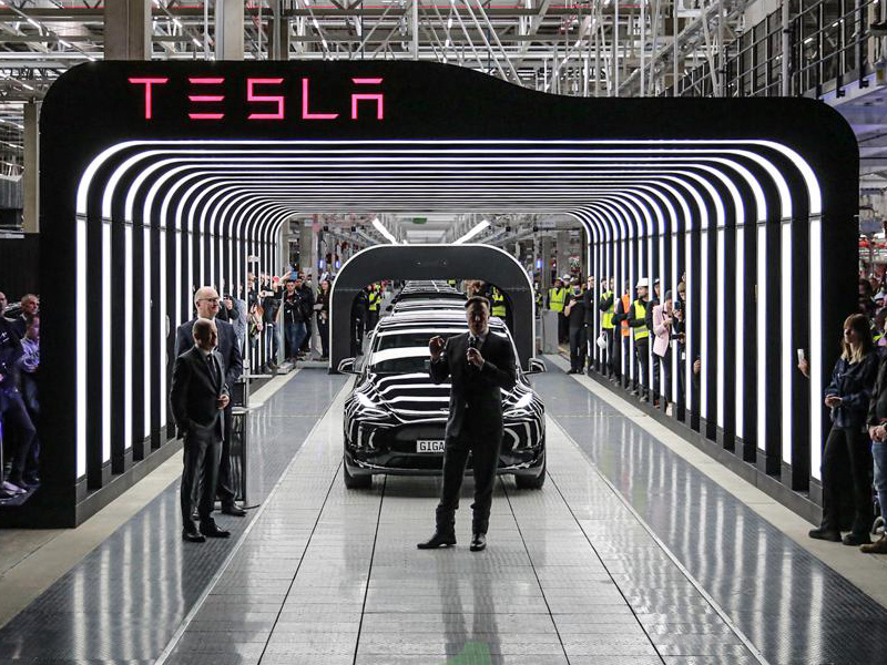 Tesla cho ra mắt trung tâm sản xuất xe điện đầu tiên ở châu Âu