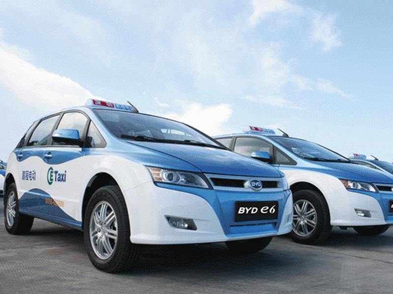 99% taxi hoạt động tại Thâm Quyến đã được chuyển sang chạy bằng pin điện