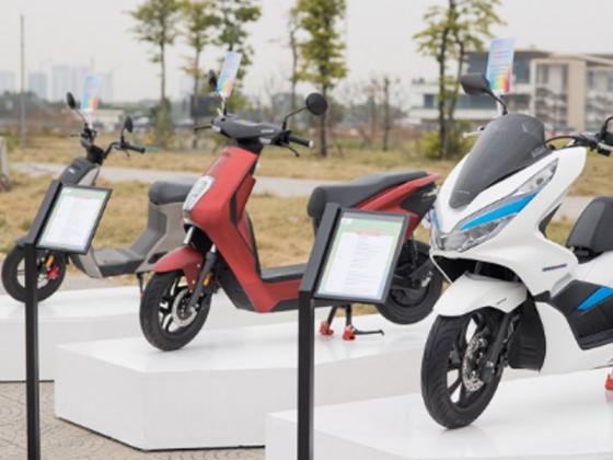 3 mẫu xe máy điện hãng Honda được trưng bày tại Hà Nội
