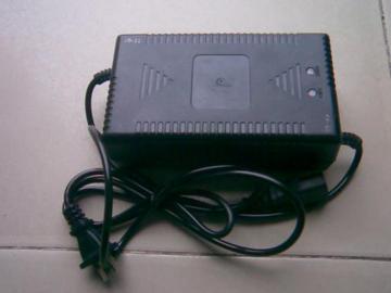 Xạc xe máy điện 48V - 20A đầu vuông