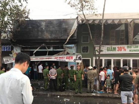 Cháy tại cửa hiệu xe máy điện ở Huế, 3 người trong một gia đình tử vong