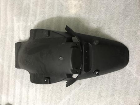 Dè chắn bùn sau xe máy điện Vespa
