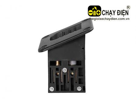 Giắc cái sạc xe điện chở khách du lịch