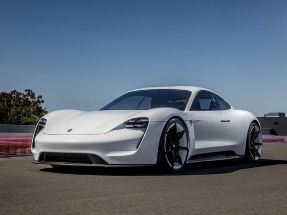 Porsche tiết lộ thông số kĩ thuật “cực sốc” của xe điện Taycan