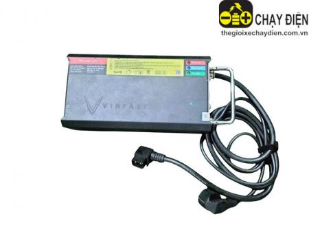 Sạc nhanh xe máy điện Vinfast 72V-20A-1000W