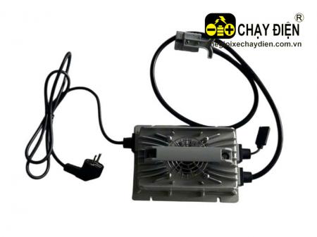 Sạc ô tô điện SMCZ7 48V 15AH