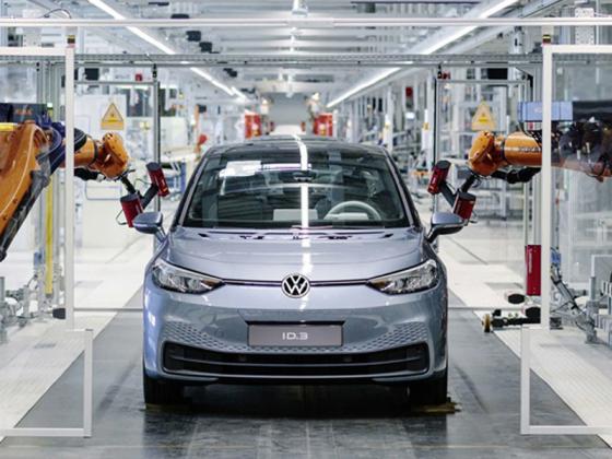 Volkswagen sẽ cùng lúc ra mắt và giao 30.000 xe điện ID.3 cho khách hàng