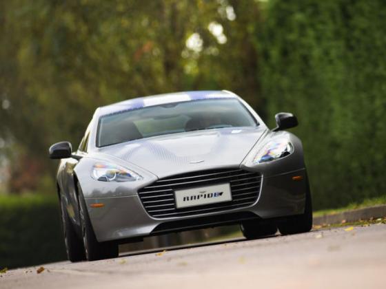 Vừa nhận đầu tư 500 triệu bảng Anh, hãng Aston Martin gây sốc khi không sản xuất xe điện nữa