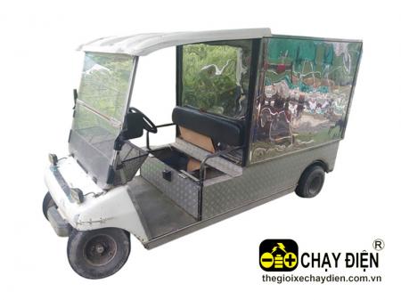 Xe điện Club Car chở hàng thùng kín