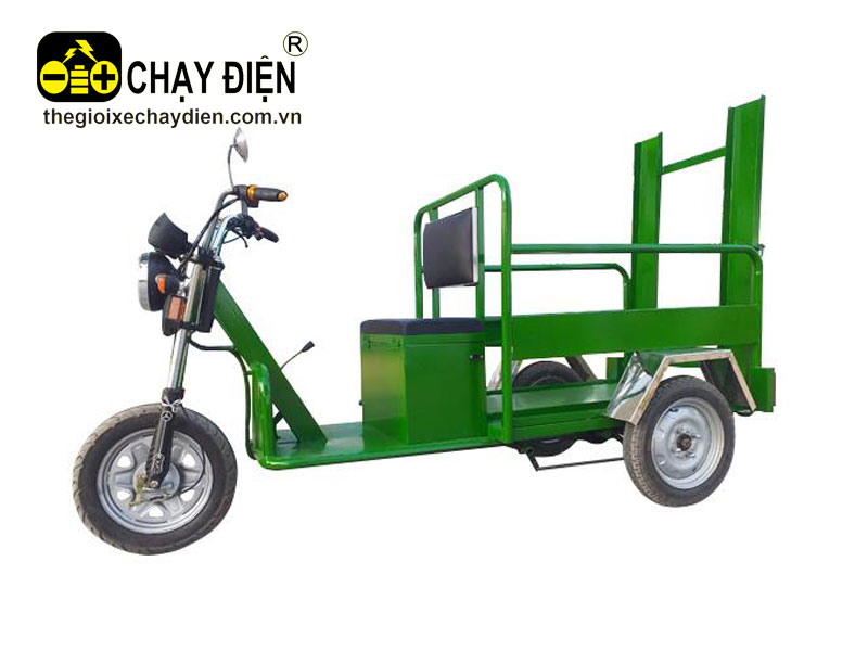 Xe 3 bánh điện chở thùng rác