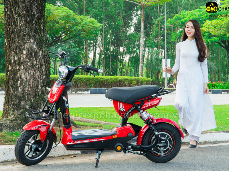 Xe đạp điện EV S8 hấp dẫn ánh nhìn nhờ hệ thống đèn Full Led hiện đại