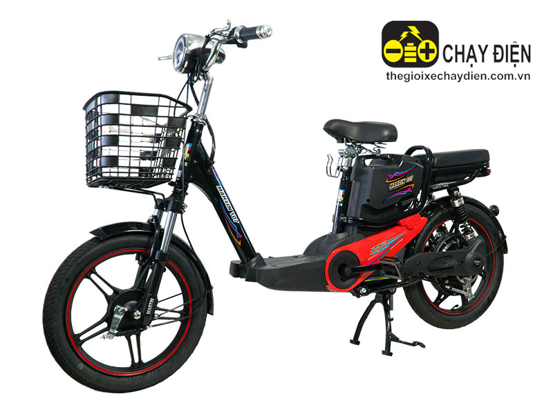 Xe đạp điện Martin EBM A1 là sự lựa chọn lí tưởng cho những ai mong muốn sở hữu một phương tiện giao thông di chuyển tiện lợi và hiện đại. Hình ảnh liên quan sẽ cho thấy những tính năng và tiện ích của chiếc xe này đến từ thương hiệu Martin danh tiếng.