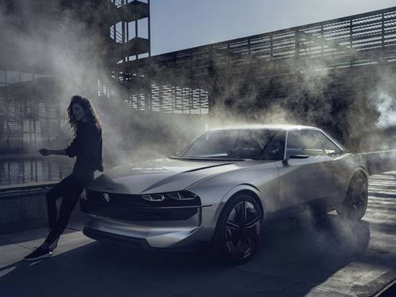 Xe điện với 16 màn hình bên trong nội thất của Peugeot