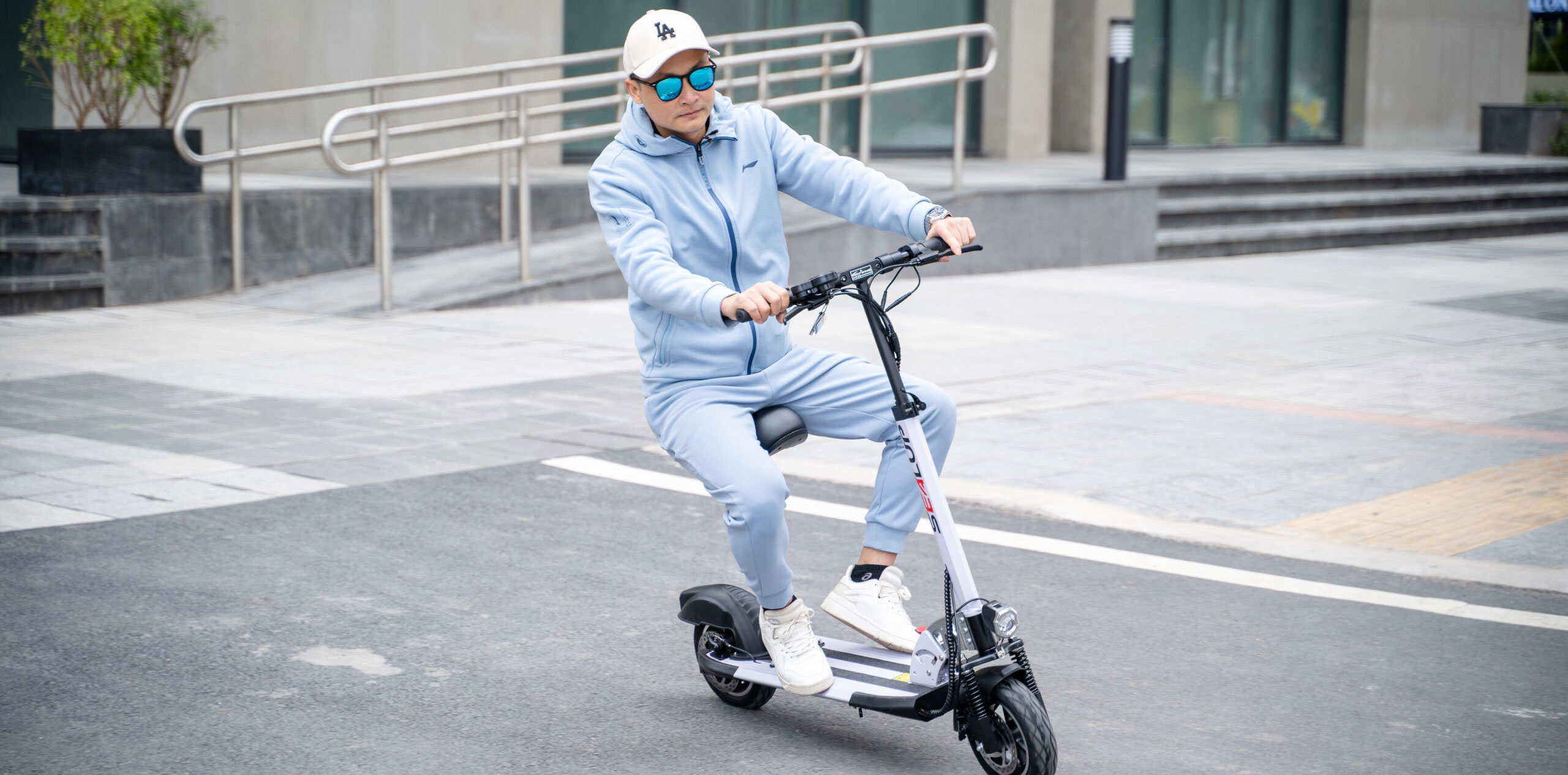 Xe Scooter điện gấp gọn Sealup 