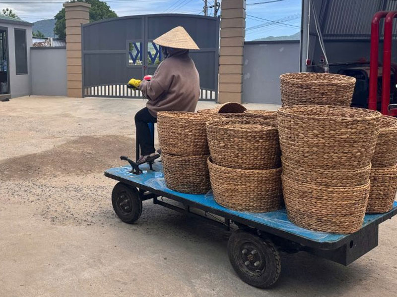 Chi tiết các loại phí sử dụng và vận hành xe đẩy hàng điện chuyên dụng cho nhà xưởng
