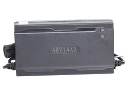 Sạc xe đạp điện Bmx 48v-14a Sạc xe đạp điện Bmx 48v-14a