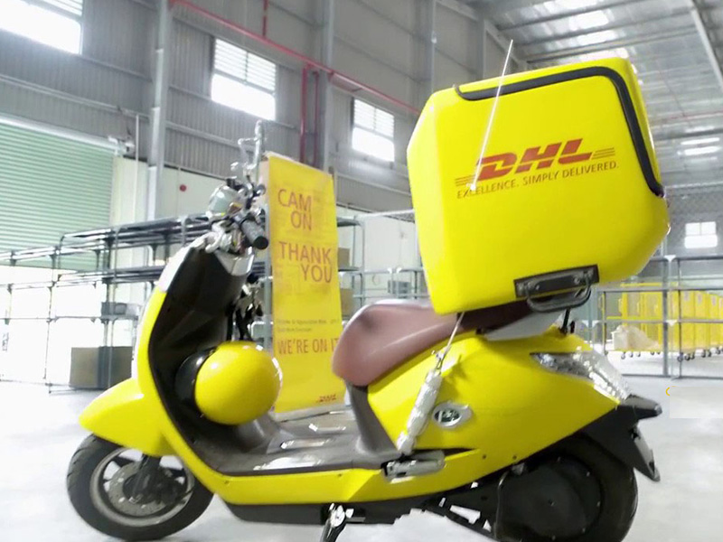 DHL eComerce Việt Nam chọn xe máy điện là dải pháp xanh giúp bảo vệ môi trường