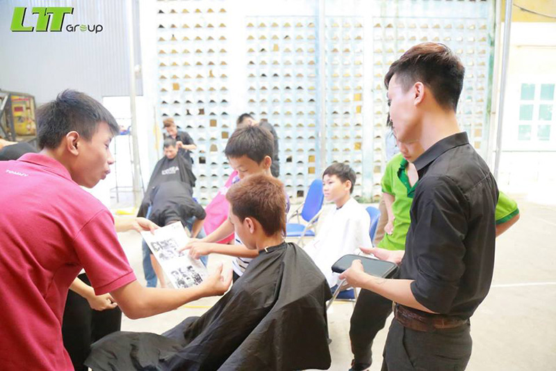 buổi cắt tóc từ thiện của lean
