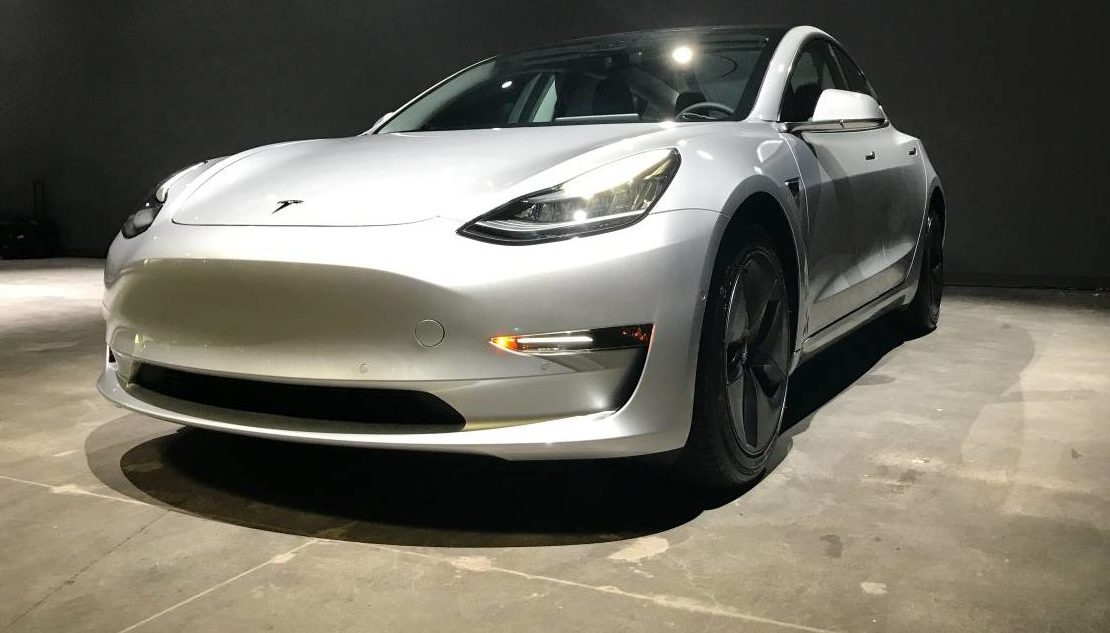 Tesla Model 3 giúp doanh thu của hãng tăng cao