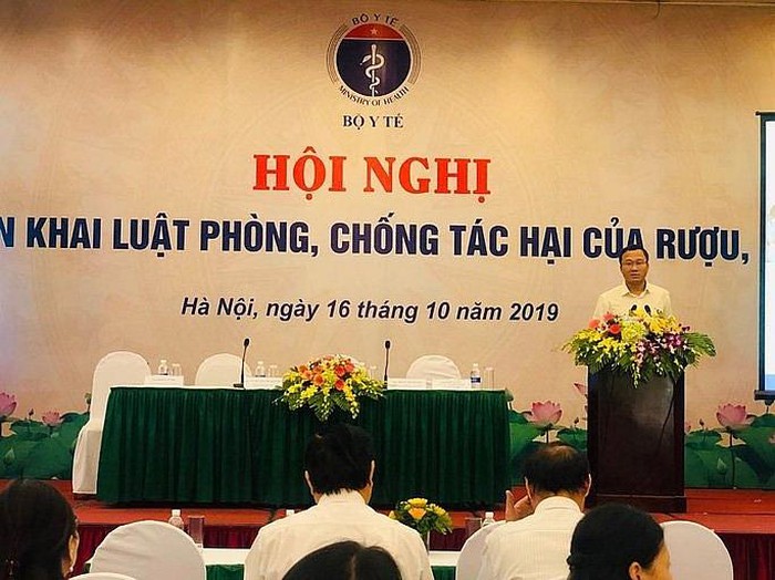 Ông Khuất Việt Hùng phát biểu tại hội nghị