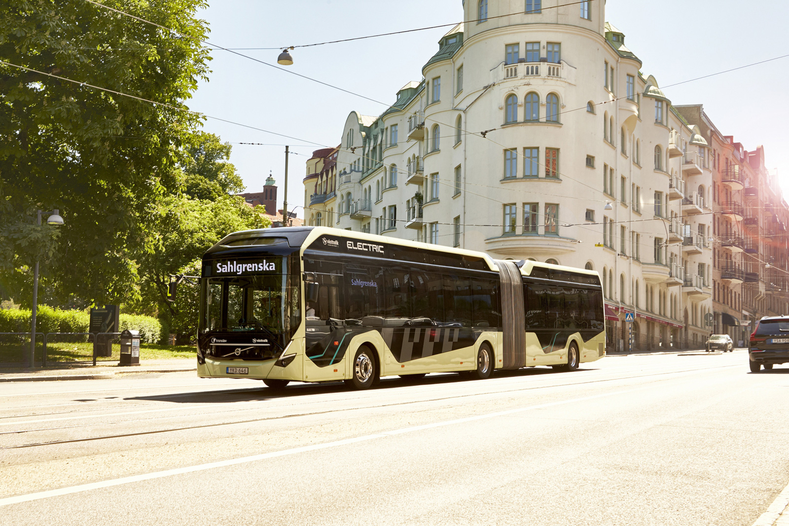 Xe buýt điện có khớp nối chứa 150 hành khách của Volvo