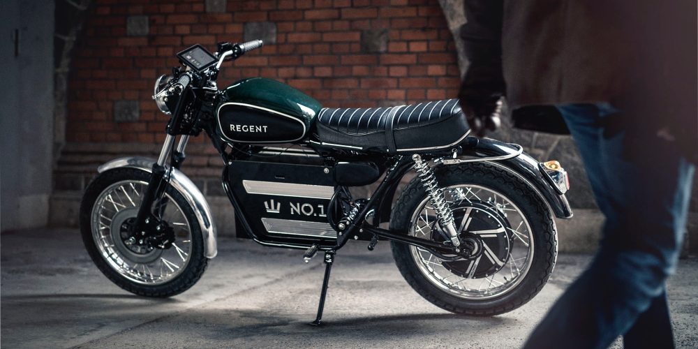 Chiếc xe máy điện nhẹ Regent số 1