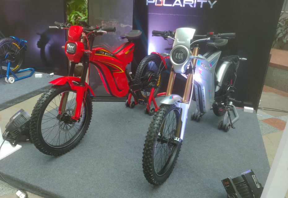 Hai trong sáu chiếc xe đạp điện mới ra mắt của Polarity
