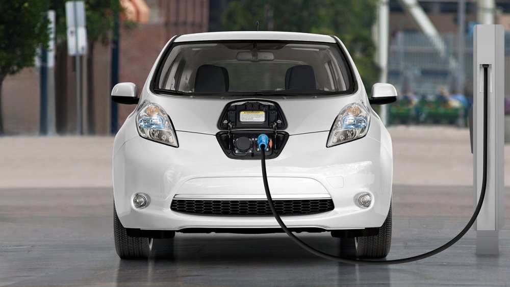 Ô tô điện đang được áp thuế thấp hơn xe chạy bằng xăng