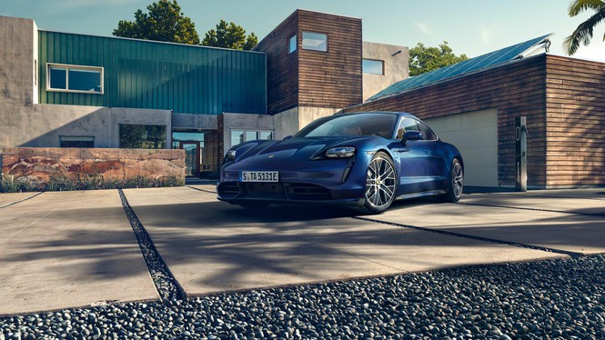 Chiếc xe điện mới ra mắt của Porsche